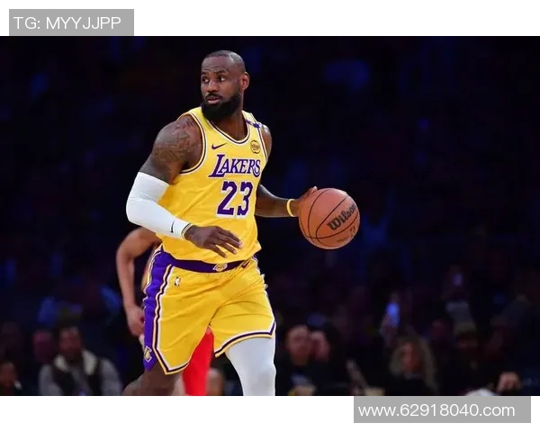 勒布朗-詹姆斯赞扬队友表现，湖人士气高涨