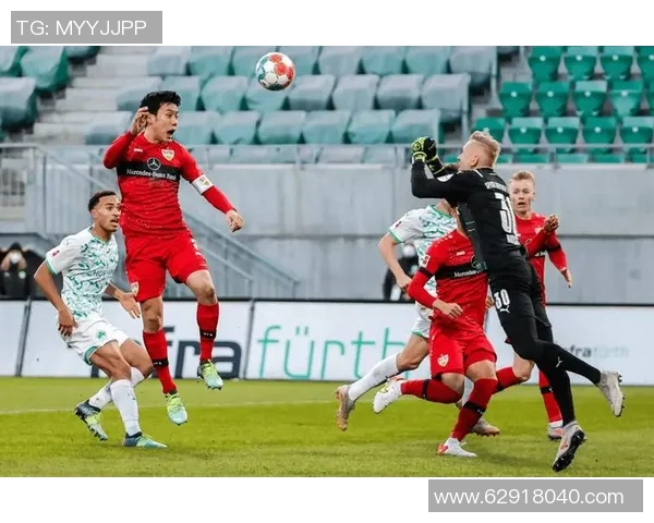 沃尔夫斯堡客胜科隆，保持不败战绩稳居德甲榜首位置